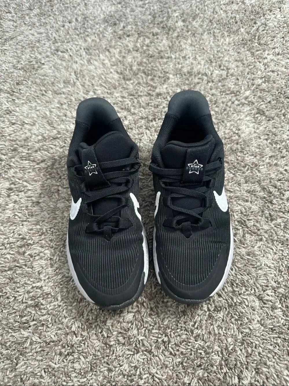 Nike Star Runner 4 Running Shoes Kids Youth 13c Black/White Slip on Athletic